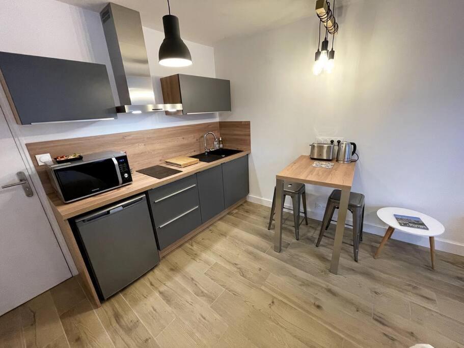Alp Chartres - Cosy Studio Au Coeur De Chartres Avec Parking المظهر الخارجي الصورة