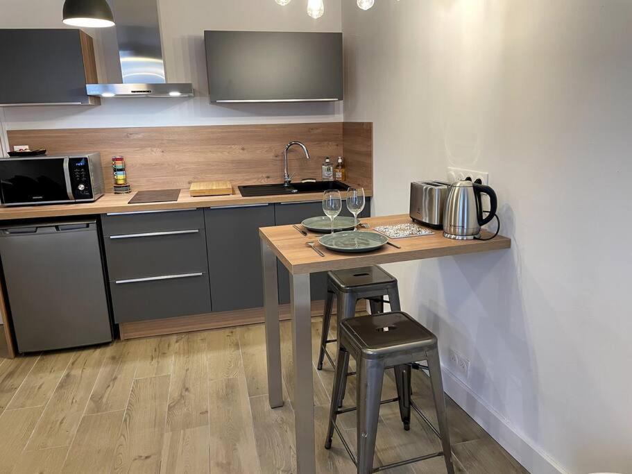 Alp Chartres - Cosy Studio Au Coeur De Chartres Avec Parking المظهر الخارجي الصورة