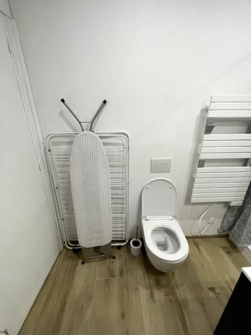 Alp Chartres - Cosy Studio Au Coeur De Chartres Avec Parking المظهر الخارجي الصورة